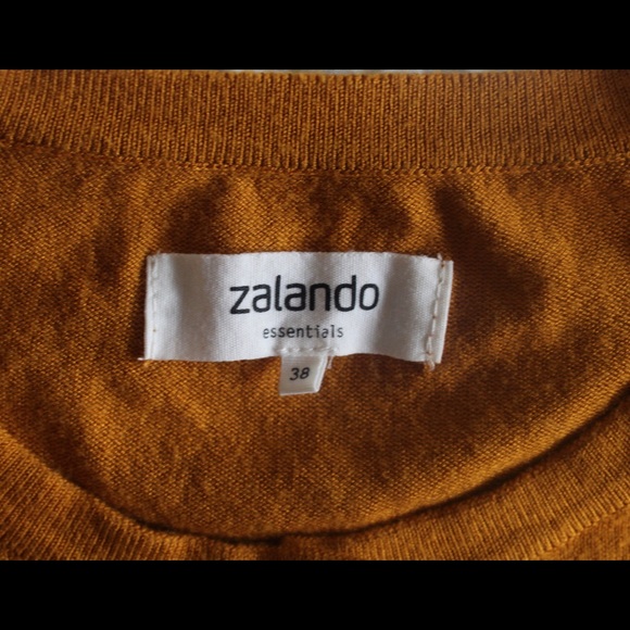 Zalando Button Up Cardigan - Picture 3 of 3